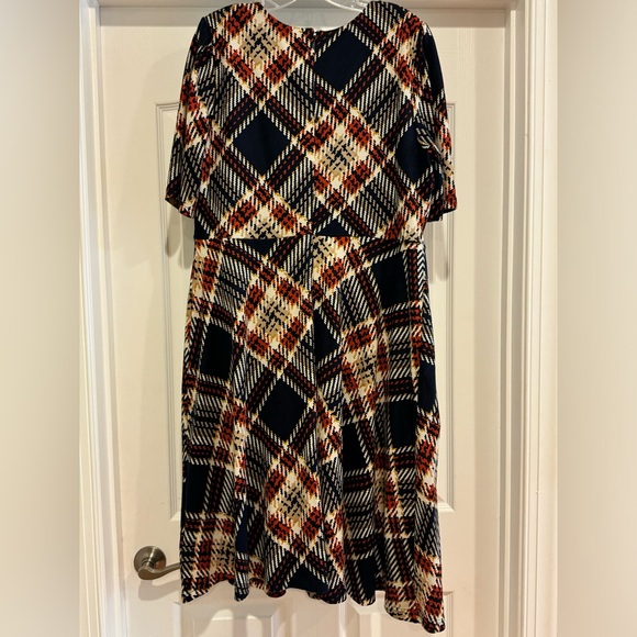 Women’s XL dress; good condition; gently worn - Picture 2 of 3